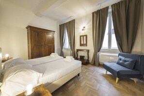 2 chambres, fer et planche à repasser, Wi-Fi, draps fournis