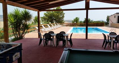 Villa with pool and panoramic view - Bellajo Farmhouse