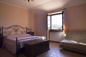 4 habitaciones, tabla de planchar con plancha y wifi gratis 