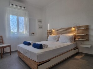 2 bedrooms, in-room safe, iron/ironing board, free WiFi