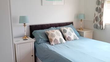2 chambres, fer et planche à repasser, Wi-Fi gratuit, draps fournis