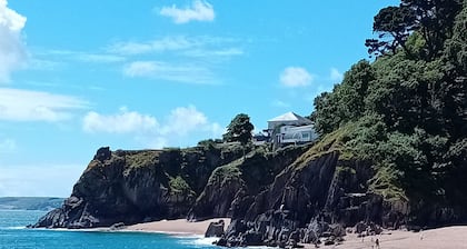 COMFORTABLE COUNTRY CHALET, NEAR DARTMOUTH, DEVON