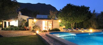 Family friendly villa with optional pool gate , close to Pollensa and the beach.