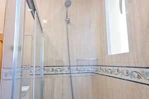 Baignoire, sĂšche-cheveux