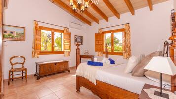 2 chambres, fer et planche Ă repasser, Wi-Fi gratuit, draps fournis