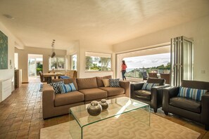 Smart TV, fireplace, table tennis, books