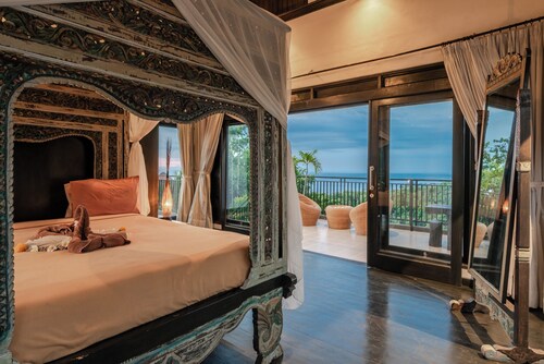 Villa Jempiring: Luxusvilla im balinesischen Stil mit fantastischem Meerblick!  