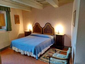 1 bedroom, iron/ironing board, travel cot, free WiFi