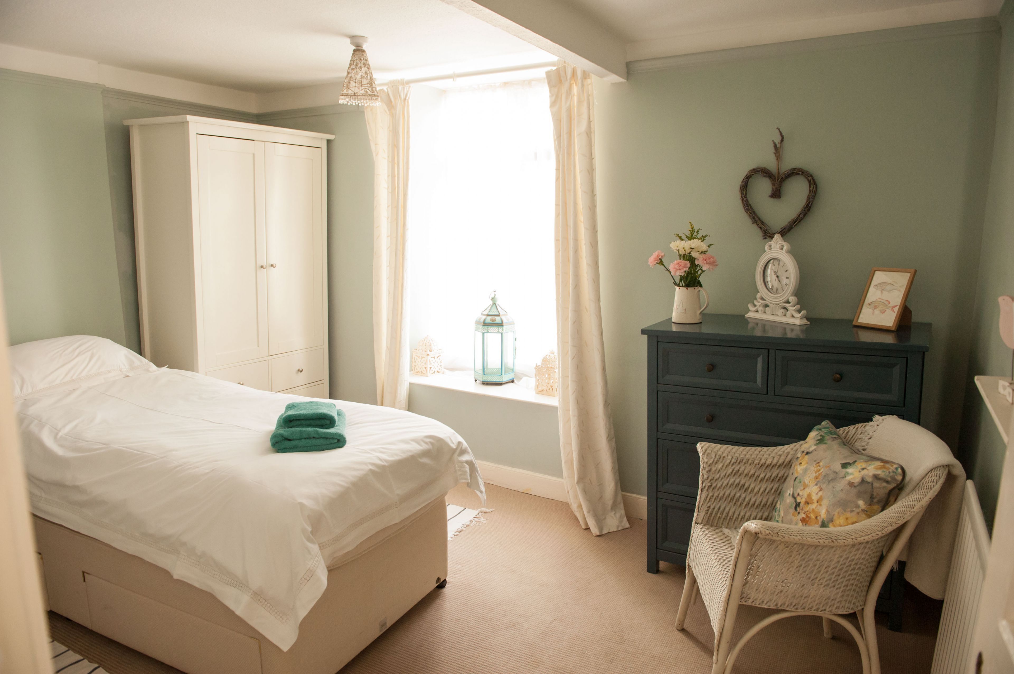 2 bedrooms, bed sheets