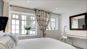 4 soverom, strykejern/-brett, reiseseng for barn og wi-fi (inkludert)