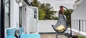 Sunny Side House - Great Central Location, Modern & Homely.