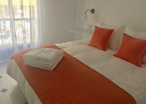 3 bedrooms, iron/ironing board, free WiFi, bed sheets - Among magnolias, in the heart of the city ... (Córdoba)