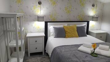 2 bedrooms, iron/ironing board, travel cot, free WiFi