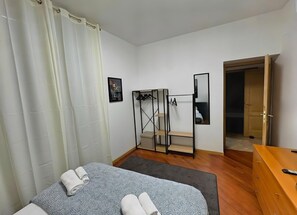 2 chambres, fer et planche à repasser, Wi-Fi gratuit, draps fournis