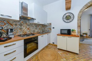 Refrigerador, microondas, horno y lavavajillas 