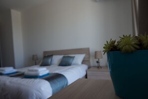 3 chambres, fer et planche à repasser, Wi-Fi, literie fournie