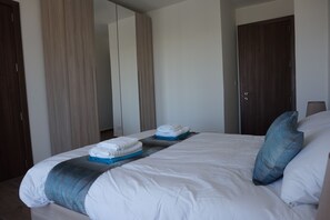 3 slaapkamers, een strijkplank/strijkijzer, wifi, beddengoed