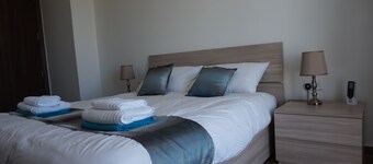 Modern 3 bedroom apartment with pool