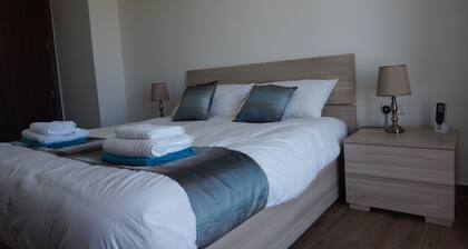 Modern 3 bedroom apartment with pool