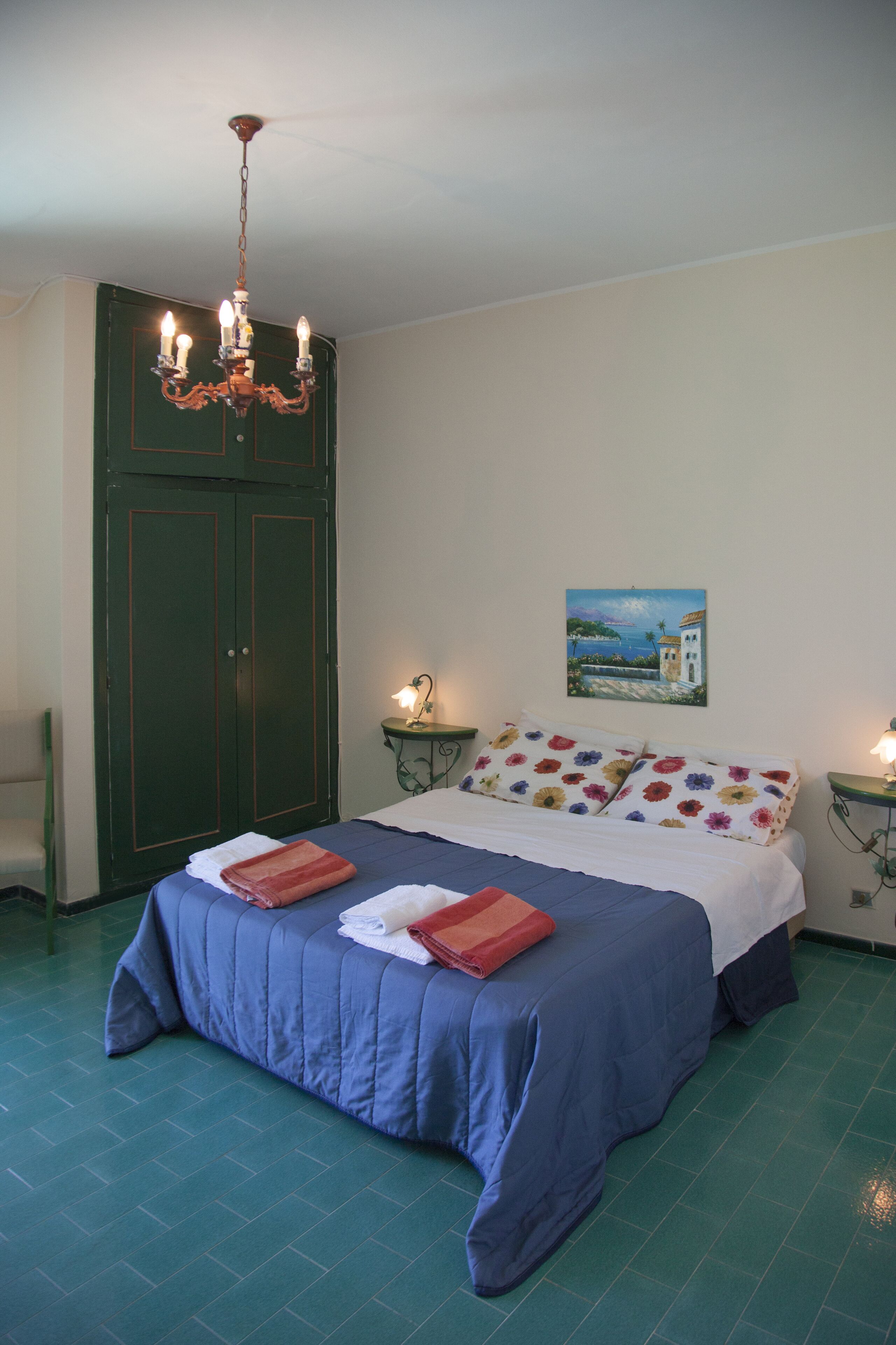 4 camere, ferro/asse da stiro, Wi-Fi, lenzuola
