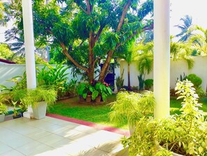 Property grounds - AMA VILLA NEGOMBO WITH PRIVATE GARDEN  (Negombo)