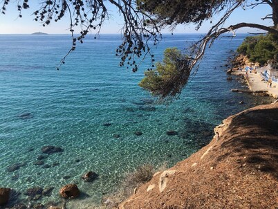 So close from the beach! Village house with garden and securised pool in Sanary