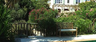 So close from the beach! Village house with garden and securised pool in Sanary