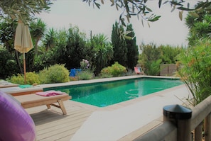 Outdoor pool - So close from the beach! Village house with garden and securised pool in Sanary (Sanary-Sur-Mer)