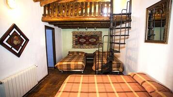 5 dormitorios, caja fuerte, tabla de planchar con plancha y wifi