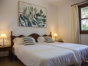3 chambres, fer et planche à repasser, Wi-Fi, literie fournie