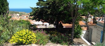 Detached house with sea view, garden and pergola, near Collioure