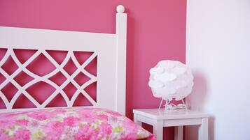 3 Schlafzimmer, BĂŒgeleisen/BĂŒgelbrett, WLAN, BettwĂ€sche