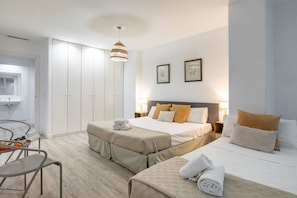 1 dormitorio, tabla de planchar con plancha, wifi gratis y ropa de cama