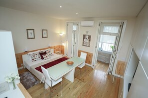1 bedroom, desk, iron/ironing board, WiFi