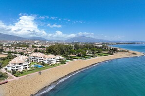 Exterior - 311 Lux-Serv Apart-Estepona, 2-B'room, All Year 28c, 20m Heated Pool. Sea Views (Estepona)