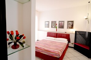 4 bedrooms, in-room safe, iron/ironing board, travel cot