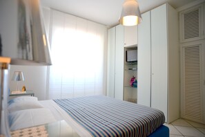 4 多间卧室、客房内保险箱、熨斗/熨衣板、旅行婴儿床