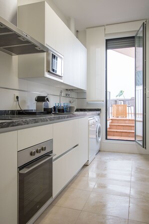 Fridge, microwave, oven, stovetop