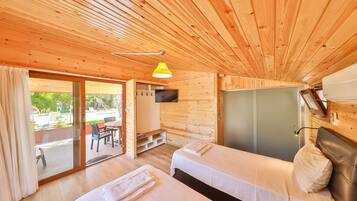 Traditional Twin Room | Select Comfort beds, in-room safe, iron/ironing board, free WiFi