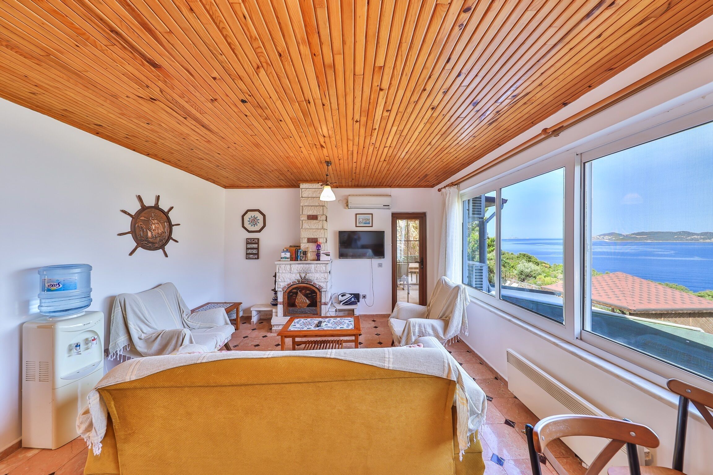 Family Apartment, 3 Bedrooms, Kitchen, Sea View | Living area | 42-inch flat-screen TV with satellite channels, LED TV, table tennis