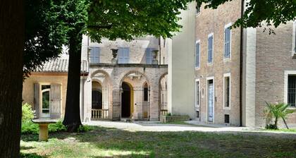 Palazzo Alavolini-the Loft Suite. Centro historico. 10 minutos caminando al mar.