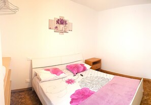 1 bedroom, free WiFi, bed sheets - La Rotonda Uliveto Apartment (Tremosine)