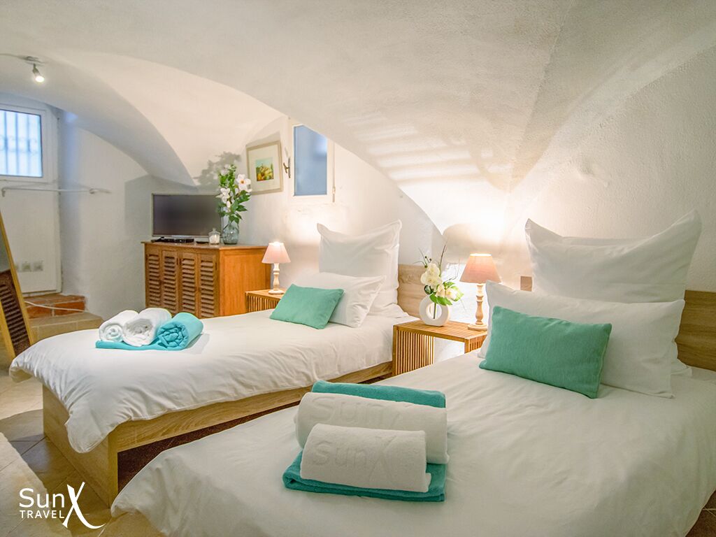 3 slaapkamers, een strijkplank/strijkijzer, reisbedje, gratis wifi