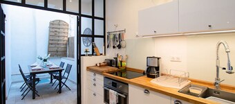 Charming 3-bed, 3-bath house in old town Antibes with terrace, parking & aircon