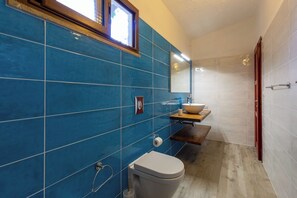 Shower, hair dryer, bidet, towels - Exclusive villa on the beach (Costa Rei)