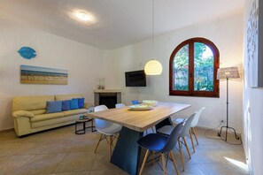 Dining - Exclusive villa on the beach (Costa Rei)