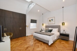 3 bedrooms, iron/ironing board, free WiFi, bed sheets - Huge Mayfair 3 Bed 3.5 Bath £10 million AC Wi-Fi (London)