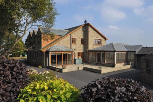 Maison de luxe sur 6 hectares, piscine intérieure et bain à remous