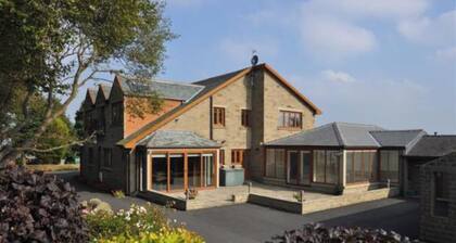 Maison de luxe sur 6 hectares, piscine intérieure et bain à remous