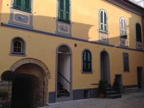 Esterni